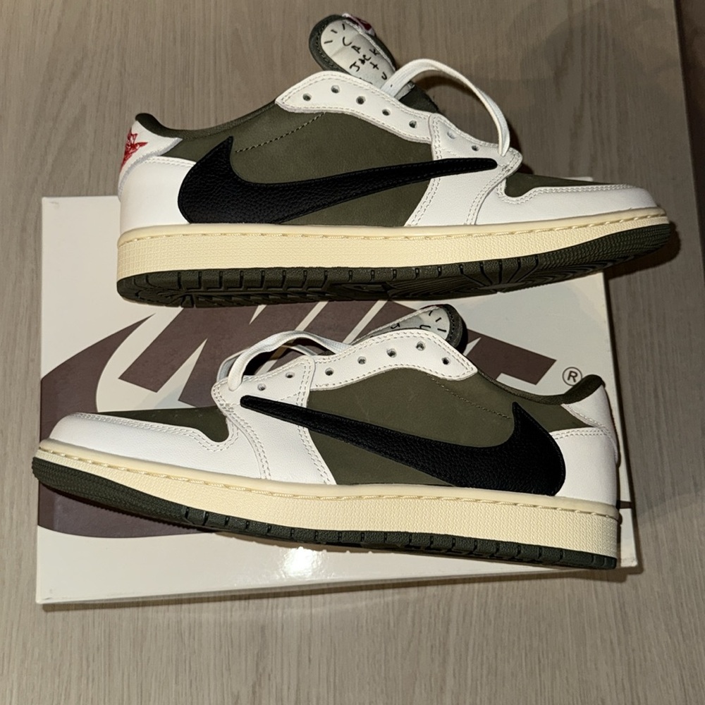 Travis Scott Air Jordan 1 Low Size 9